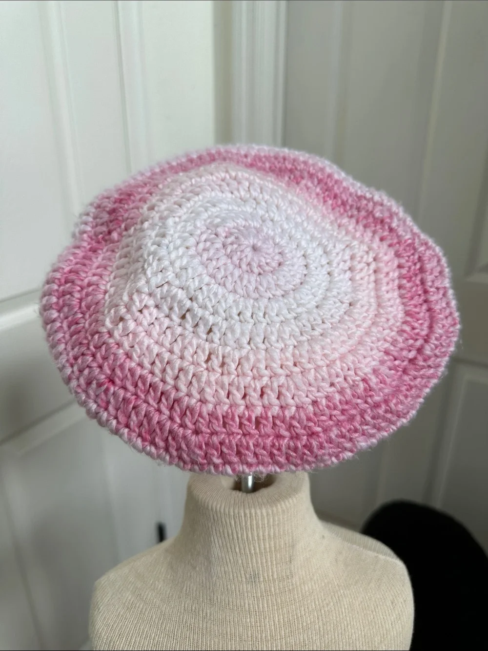 Girl’s Handmade Crocheted Beret - Pink And White Ombre One Size Unbranded